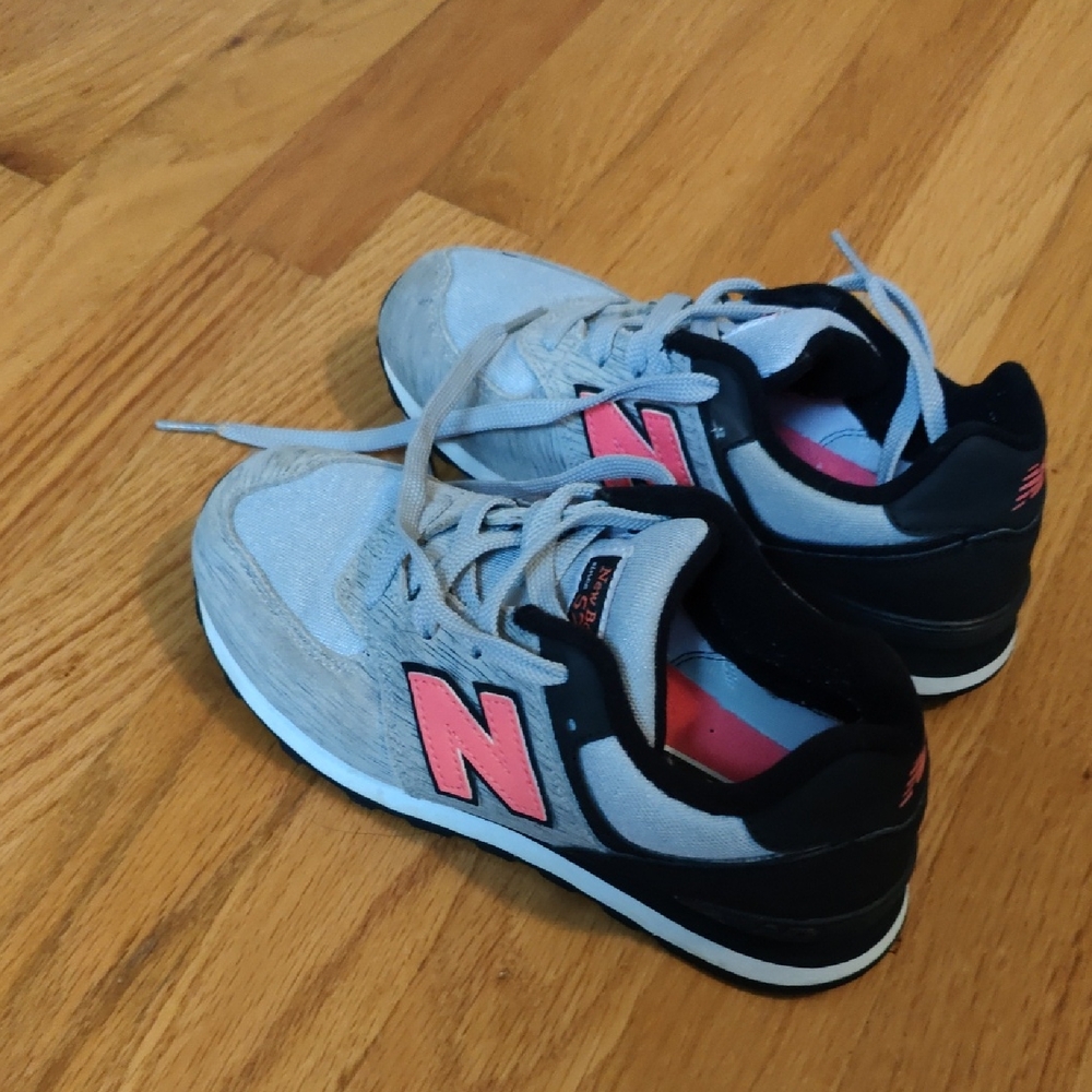 New Balance 574 Sneakers, Women Size 5.5 Youth Size 3.5 Grey with Pink Accents